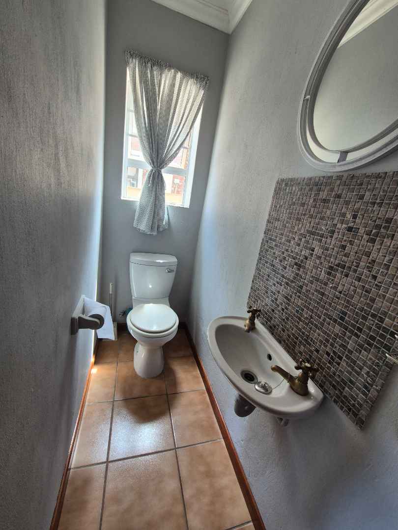 5 Bedroom Property for Sale in Tergniet Western Cape